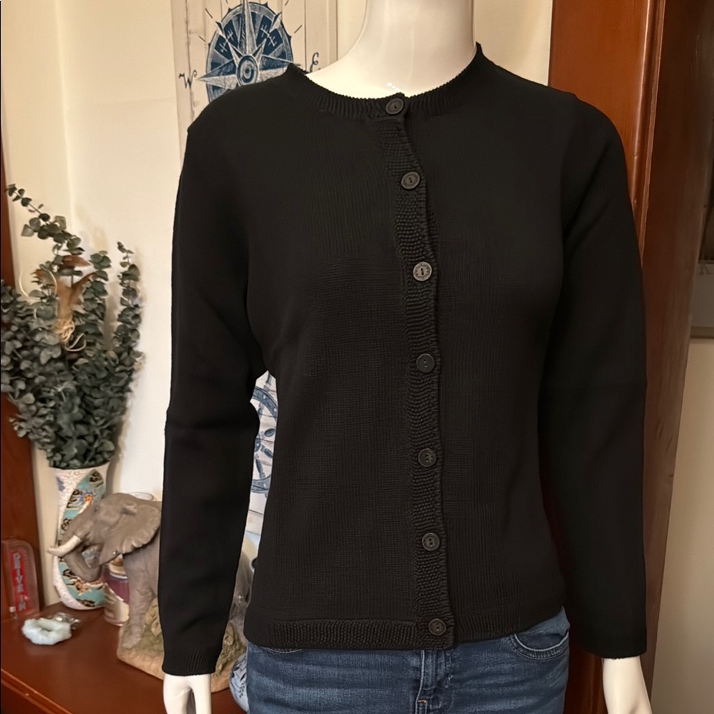 NWT Northern reflections size small Classic Black Button-Up Sweater